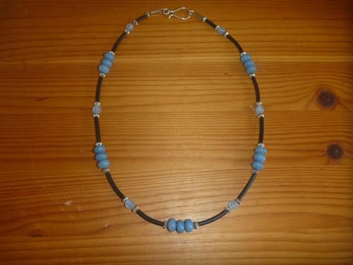 Aquamarin/Kautschuk-Kette