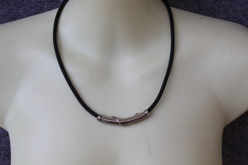Kurze schwarze kautschuk kette - schwarze,
